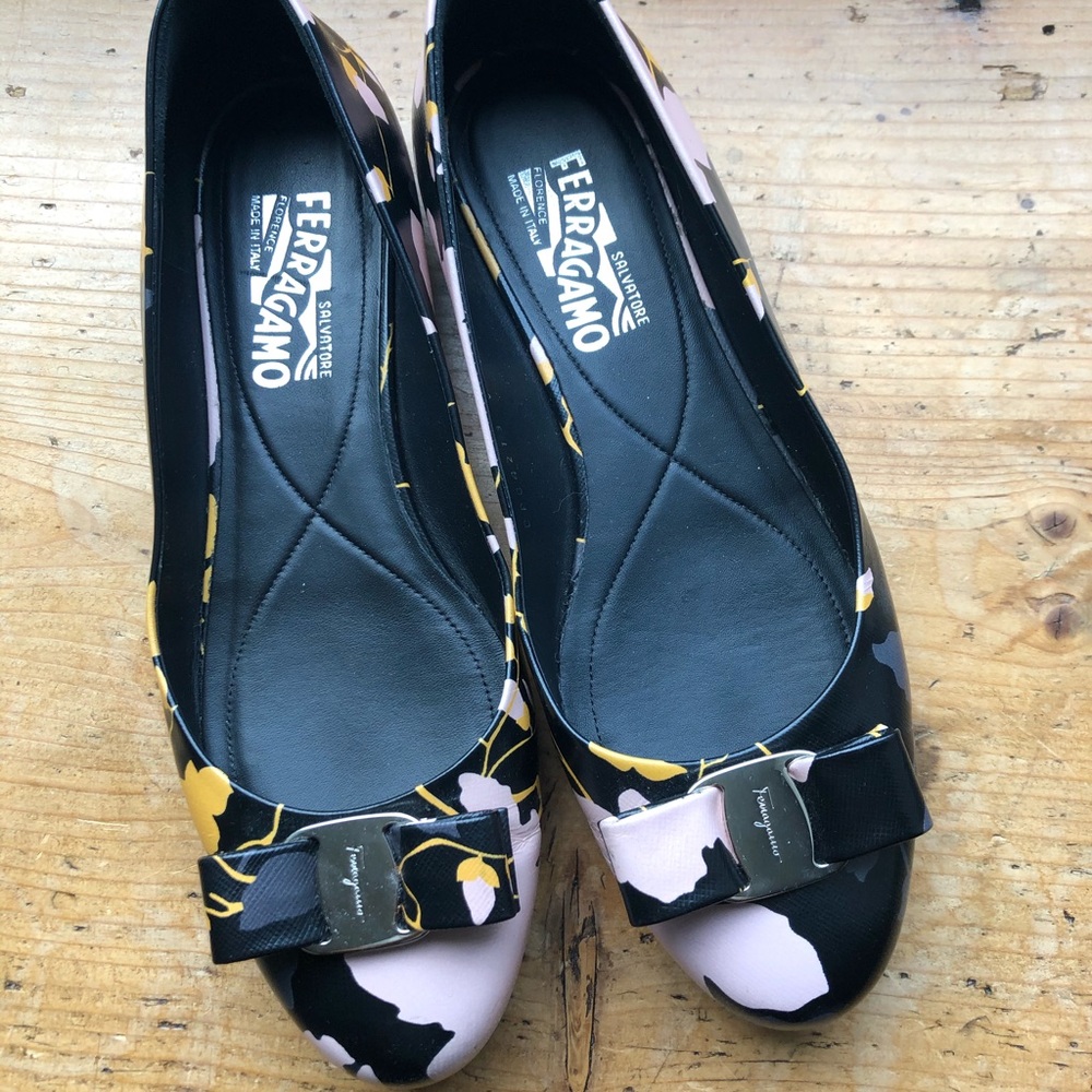 Ferragamo flats size 9